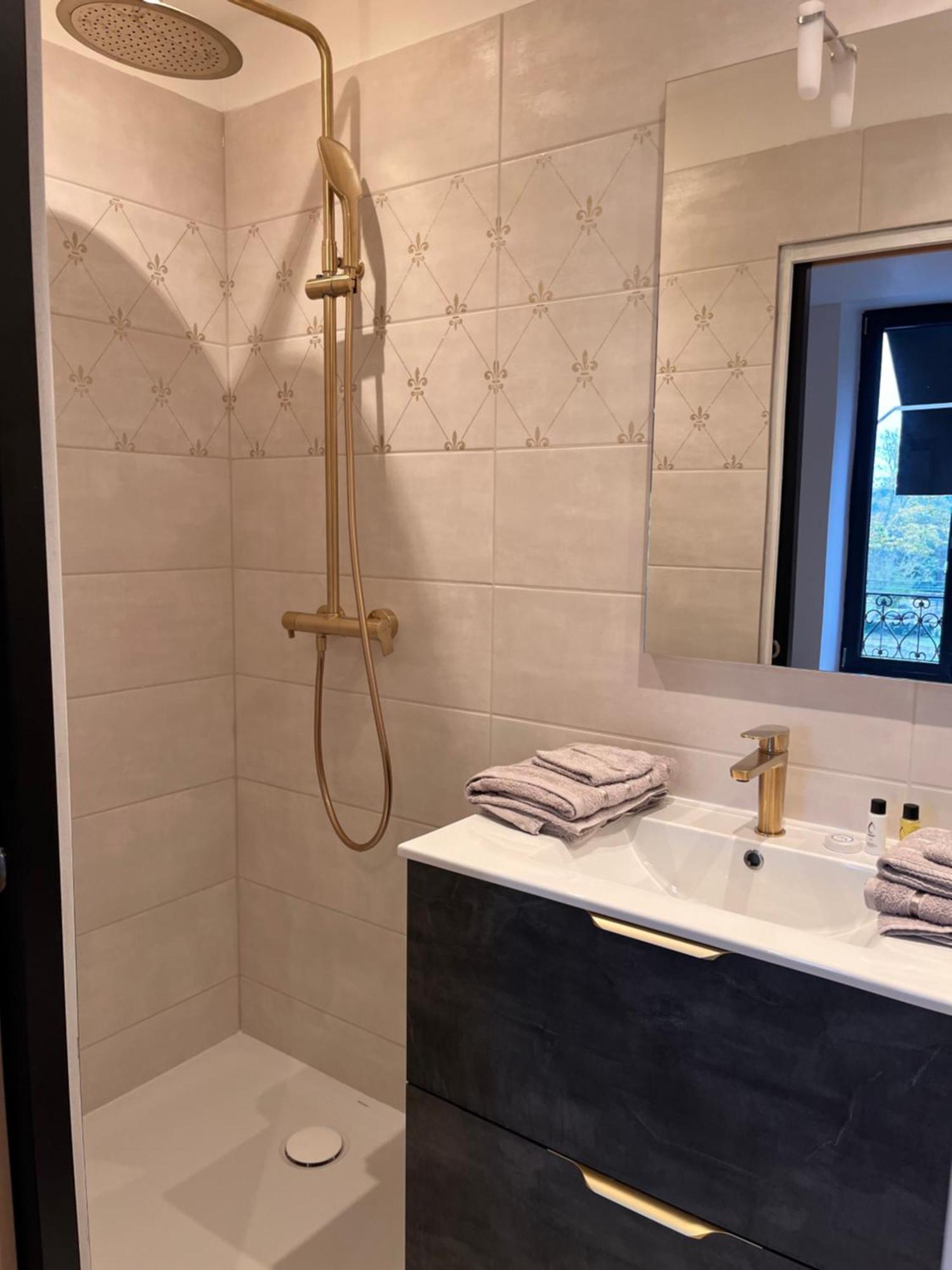 Hdg Hotel Gare De L'Isle Adam Appart'S Hotel Parmain Εξωτερικό φωτογραφία