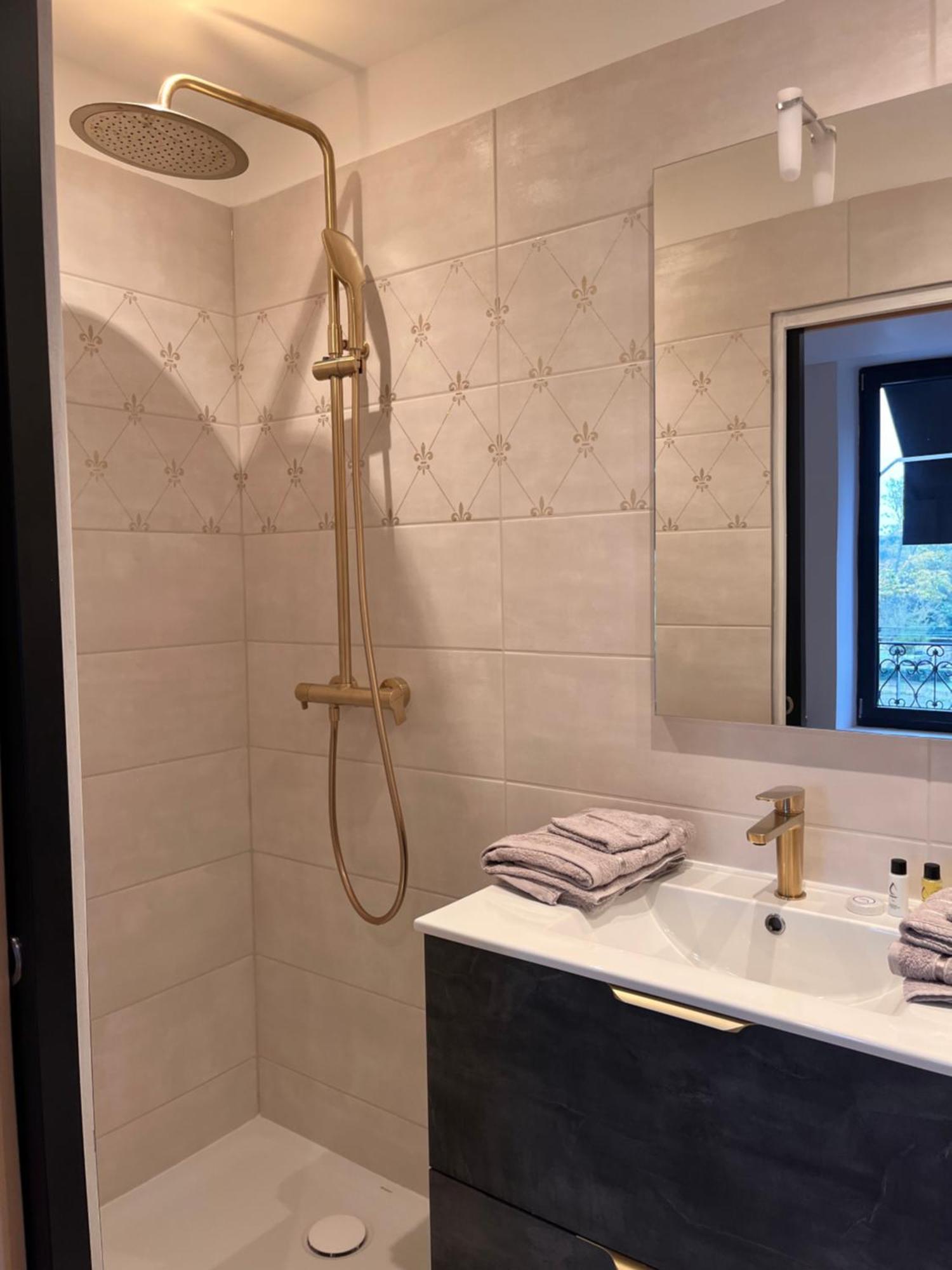Hdg Hotel Gare De L'Isle Adam Appart'S Hotel Parmain Εξωτερικό φωτογραφία