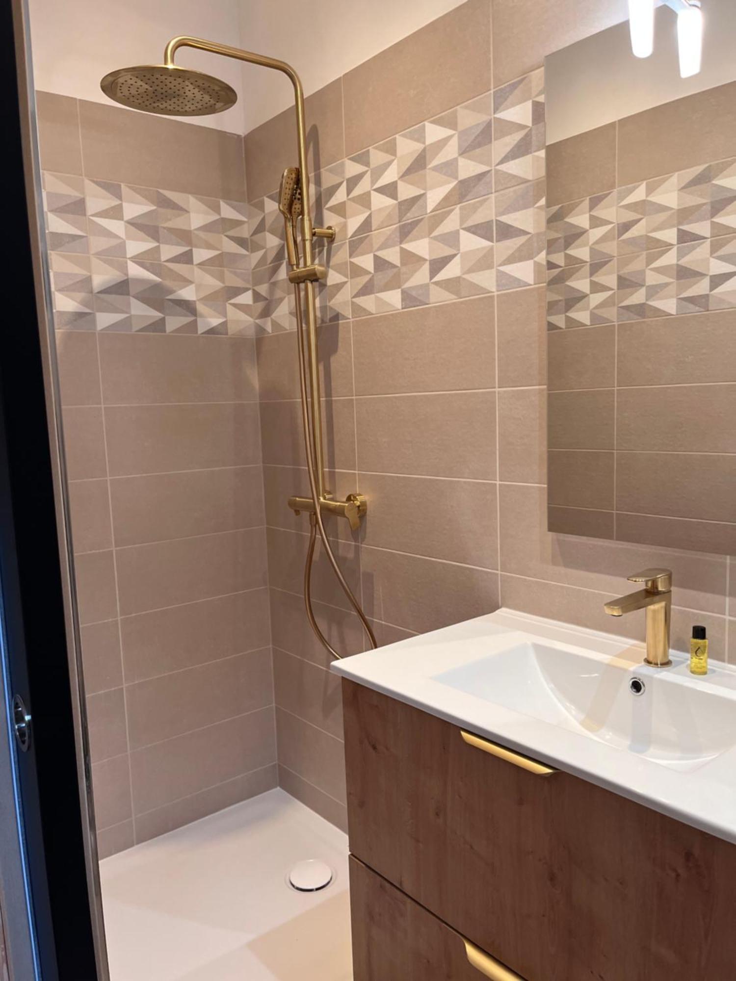 Hdg Hotel Gare De L'Isle Adam Appart'S Hotel Parmain Εξωτερικό φωτογραφία