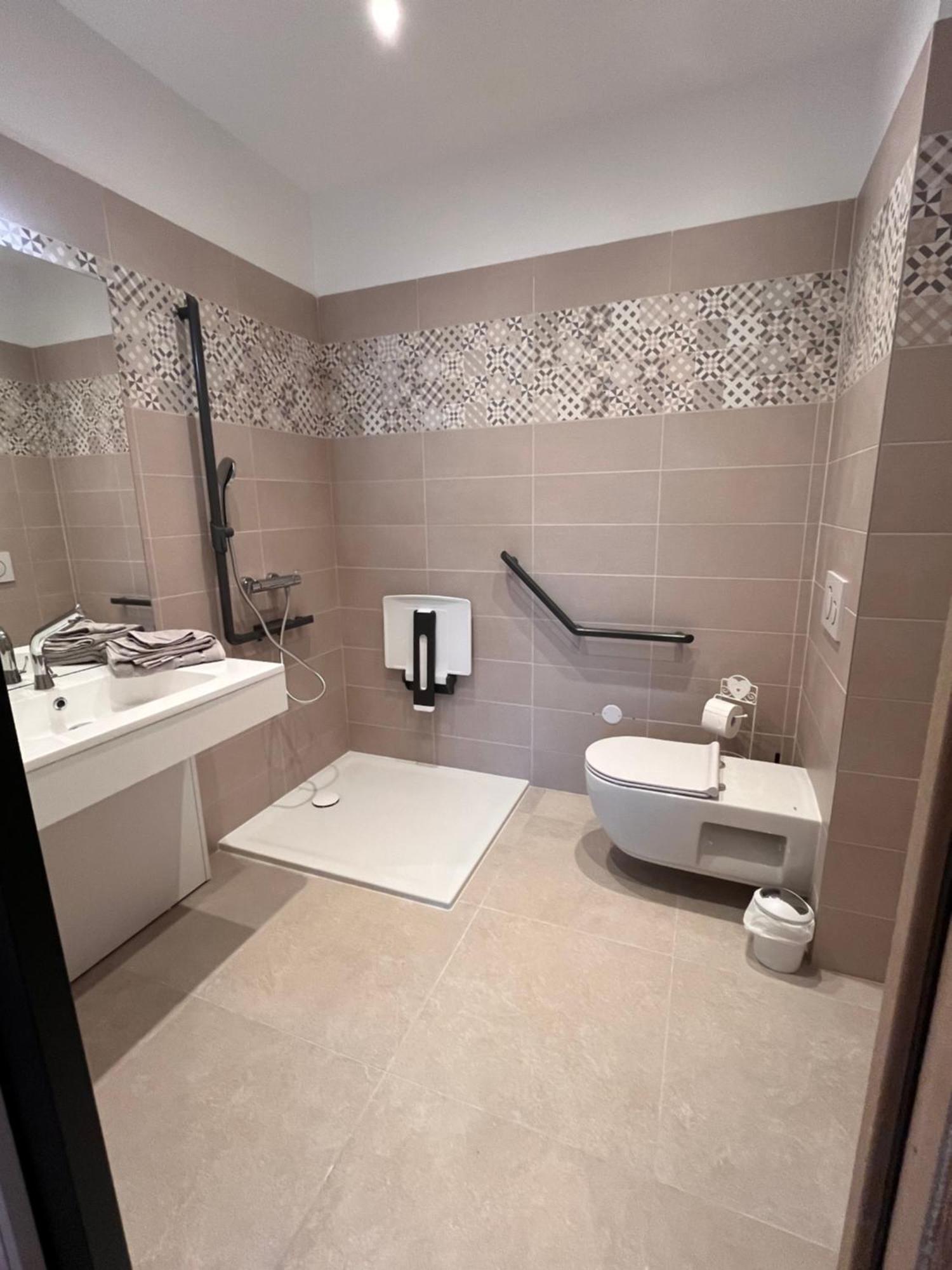 Hdg Hotel Gare De L'Isle Adam Appart'S Hotel Parmain Εξωτερικό φωτογραφία